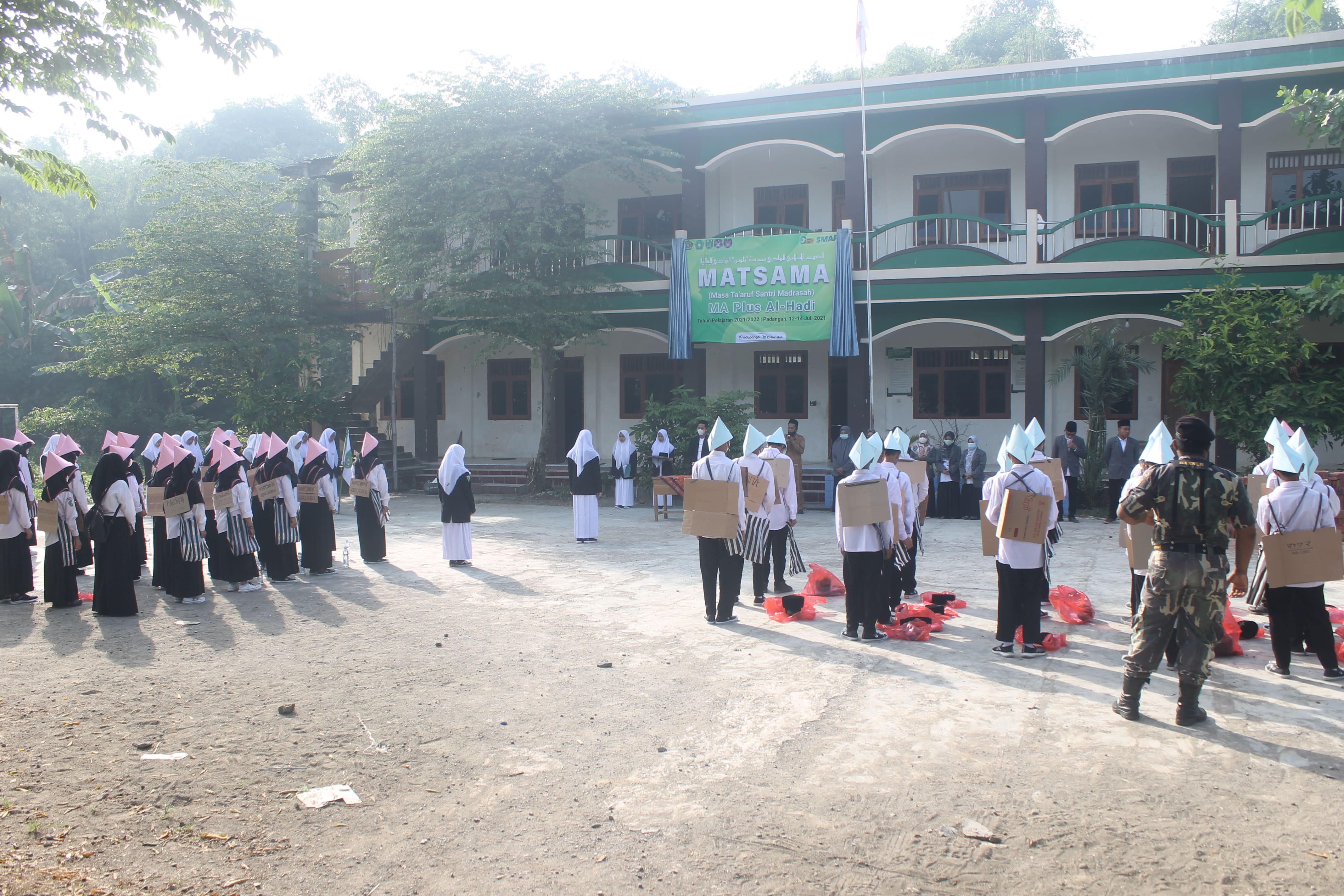 Masa Ta'aruf Santri Madrasah (MATSAMA)